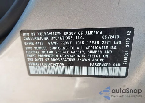 2013 Volkswagen Passat 2.5L Wolfsburg Edition z USA, uszkodzony, nr VIN 1VWAP7A33DC142135